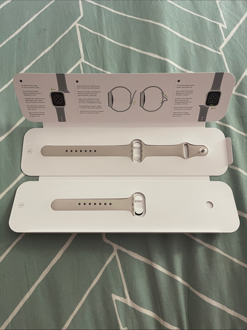 Apple Silicone Sport Watch Band Starlight color 41MM new - Picture 4 of 5